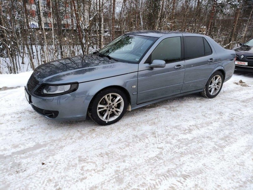 Серый Saab