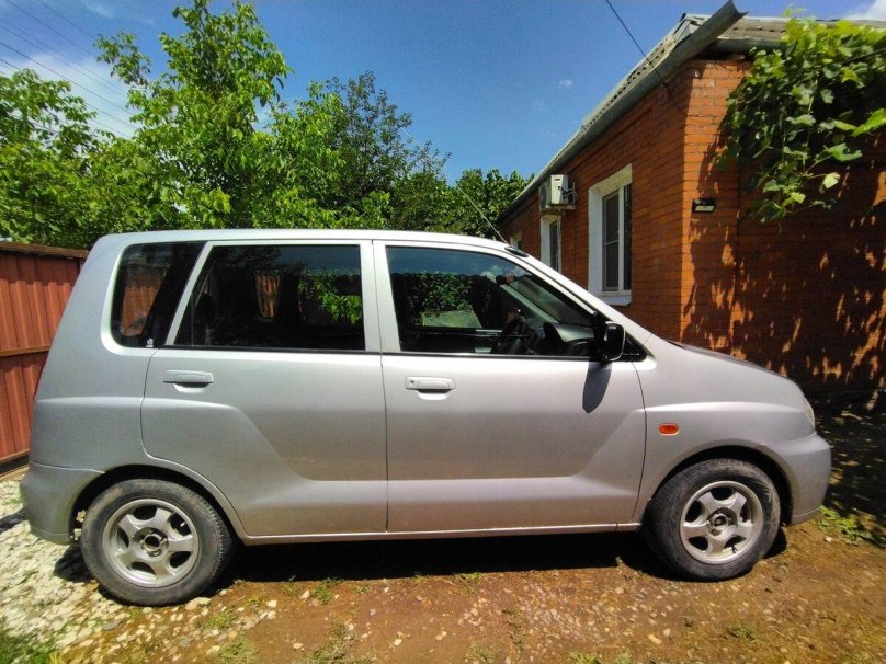 Митсубиси Динго 2001