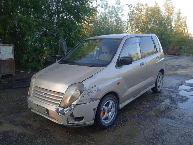 Мицубиси Мираж Динго 2000