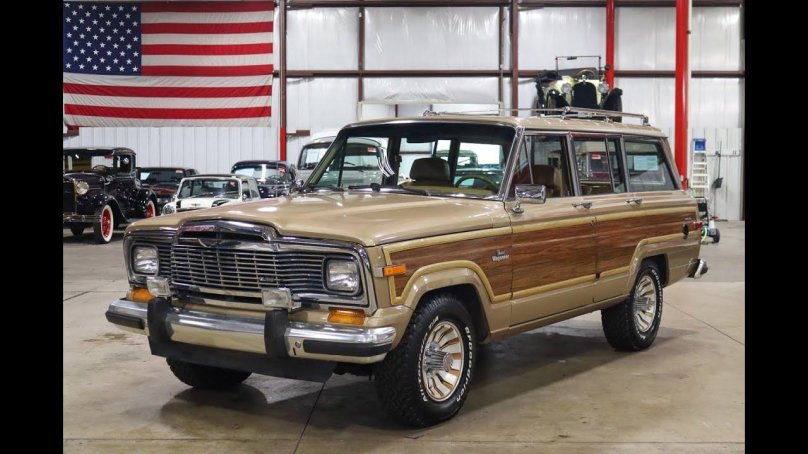 Grand Wagoneer 1984