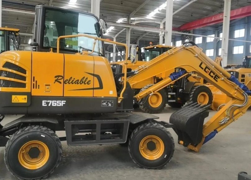 Экскаватор колесный lgce e7150f