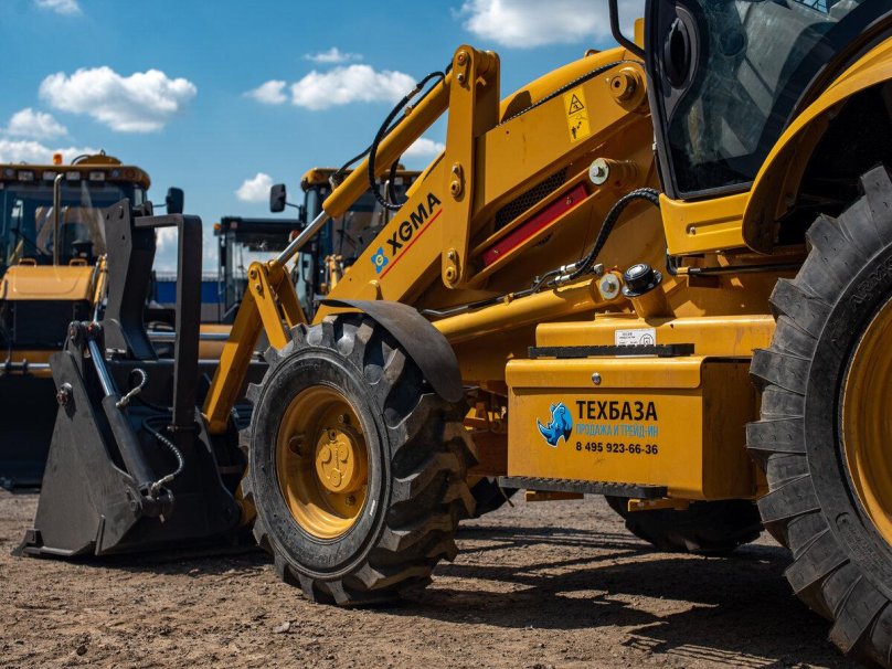 Экскаватор-погрузчик XGMA xg765n