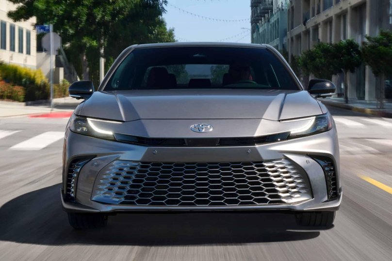 Тойота Камри 2025