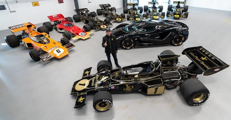 Бэтмобиль Arkham Knight