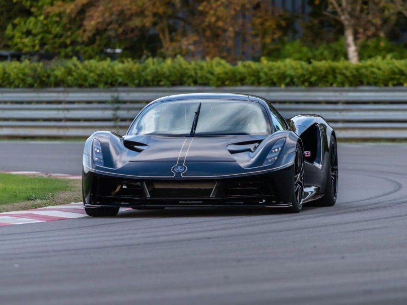 Лотус Evija 2022