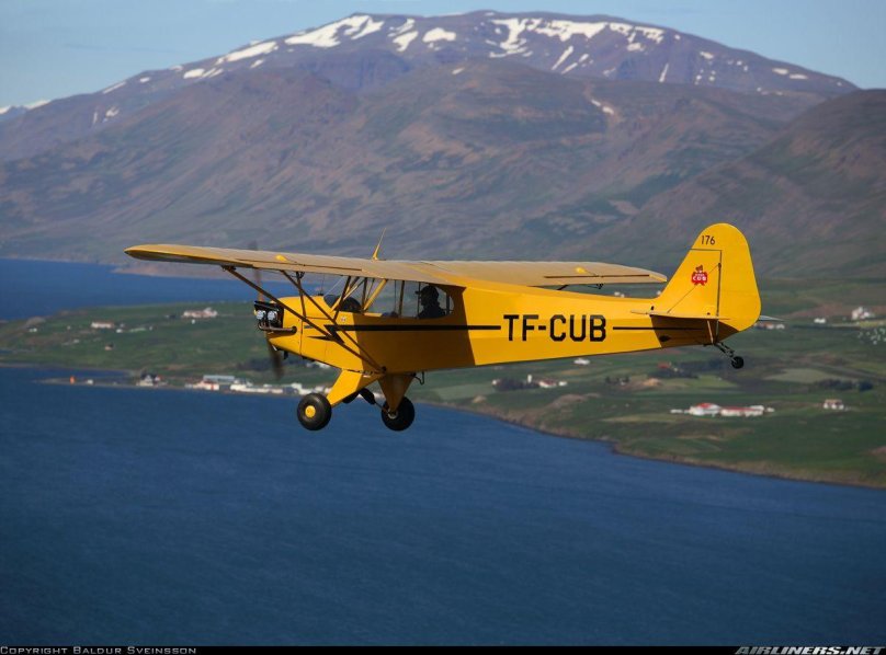 Самолет Aviator Piper Cub j3