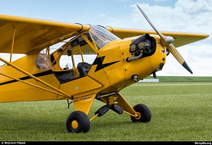 Piper j-3 биплан