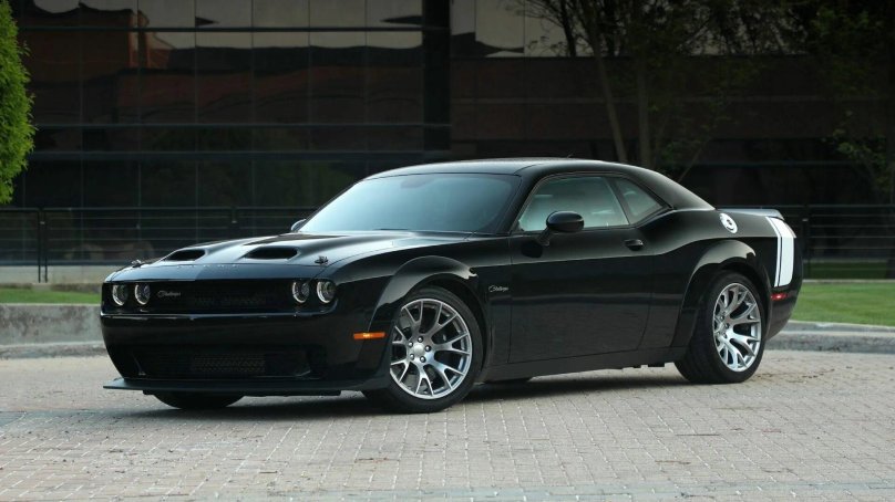 Dodge Challenger srt Black