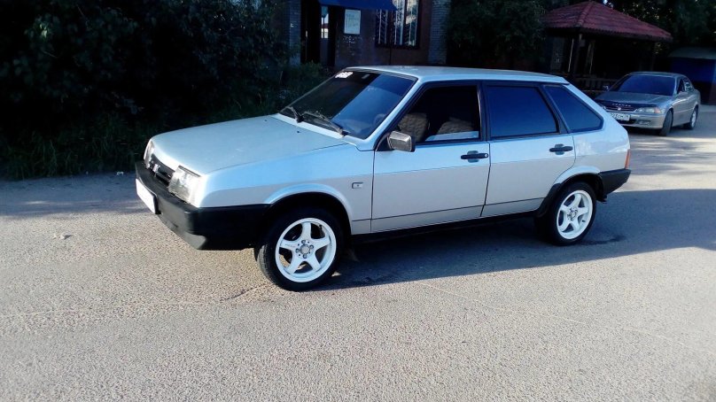 ВАЗ 21093 белая