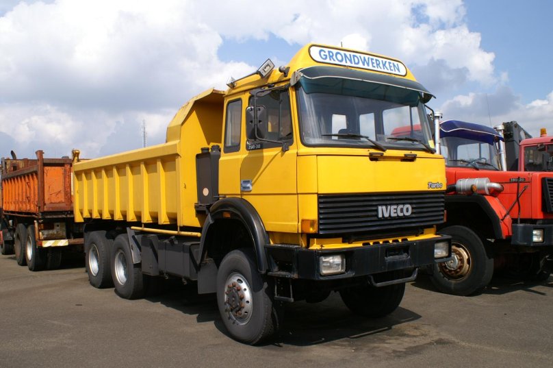 Iveco 330.36