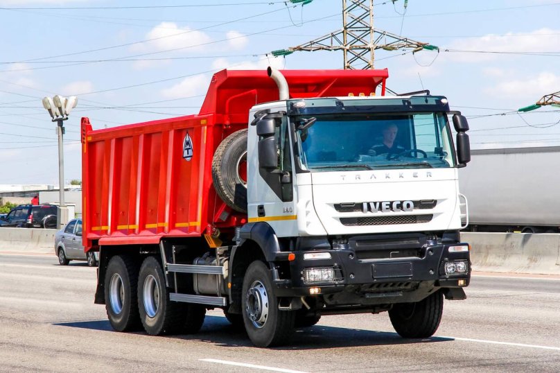 Ивеко Траккер самосвал