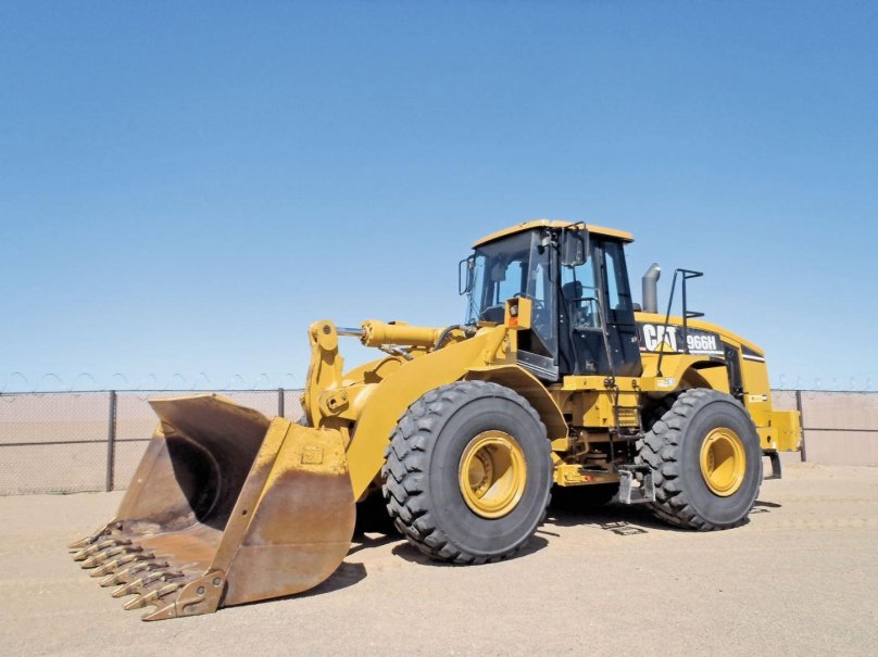 Погрузчик Caterpillar 966