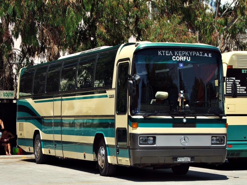 Мерседес Бенц 0303