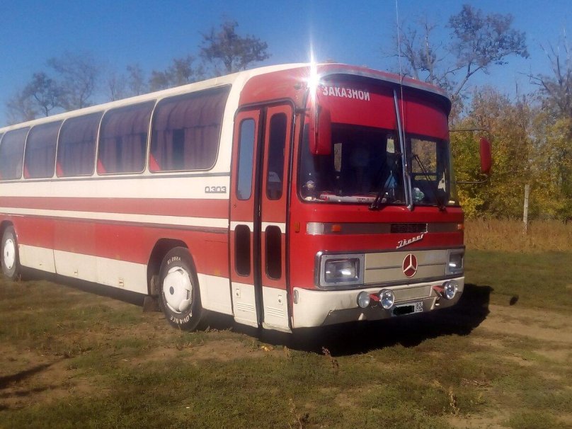 Автобус Мерседес 303