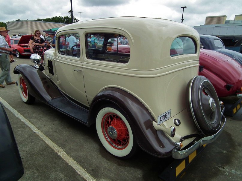 Chevrolet Series ba Confederate Standard sedan 1932