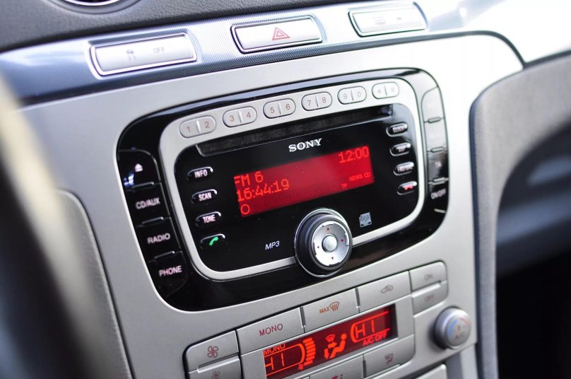 Ford Sony 6000cd s-Max