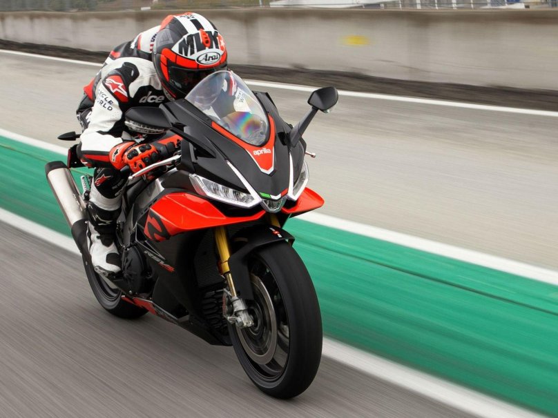 Aprilia rsv4 Factory 2022