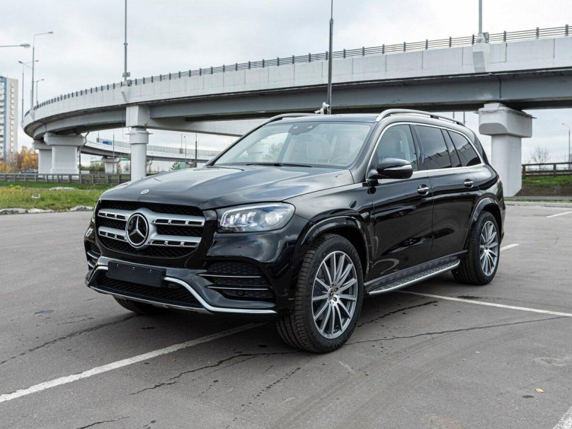 Мерседес GLS 400 2022 черный
