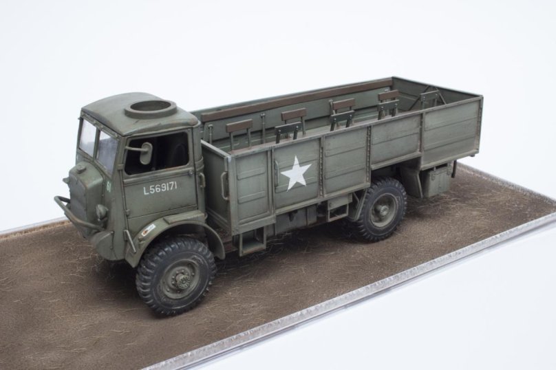 Civilian Truck w/122m dp35016 1/35 field-modified