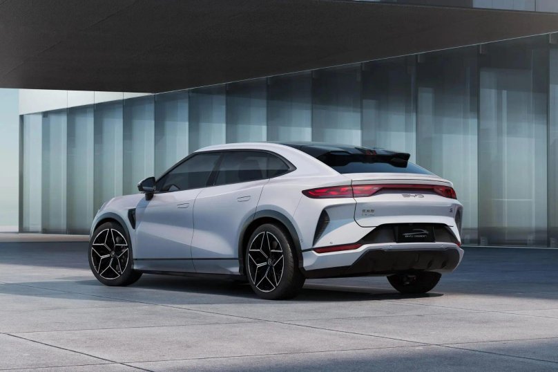 BYD кроссовер 2023