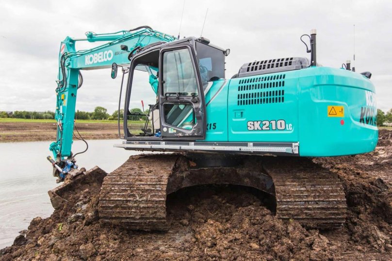 Экскаватор гусеничный Kobelco sk210lc-8