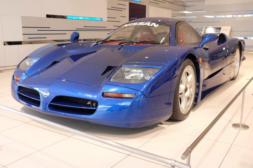 Nissan r390