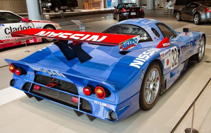 Nissan r390 gt1 Race car