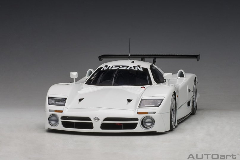 Nissan r390 gt1 White