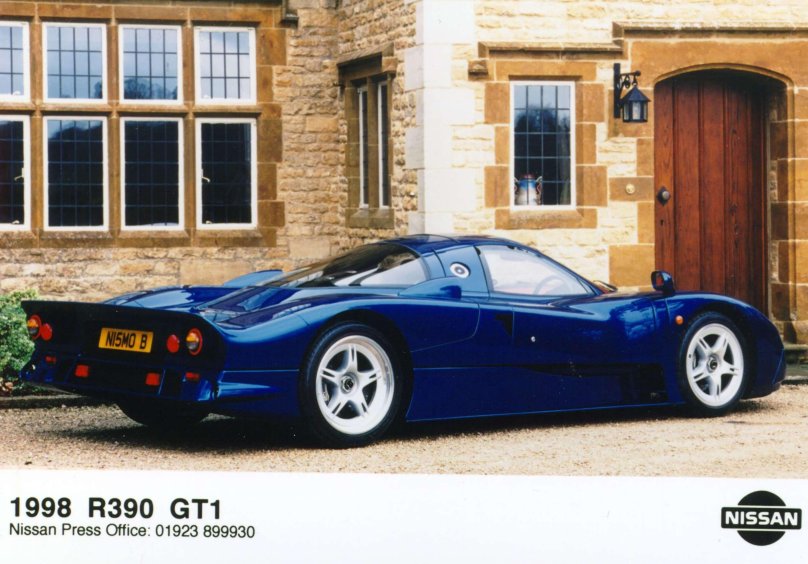 Nissan r390 gt