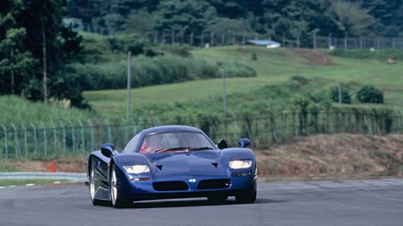 Nissan r390 gt1 Road car