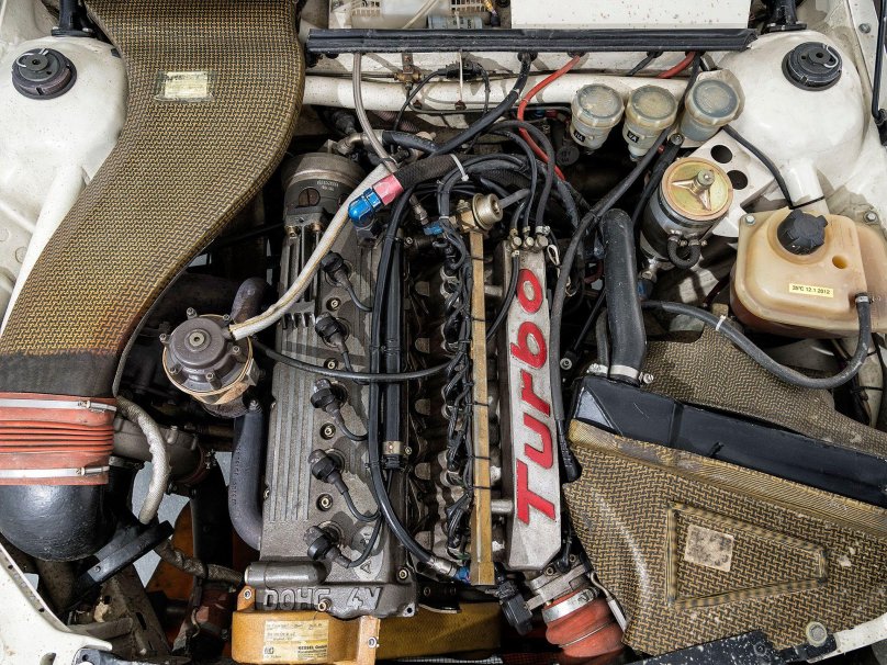 Audi Sport quattro s1 двигатель