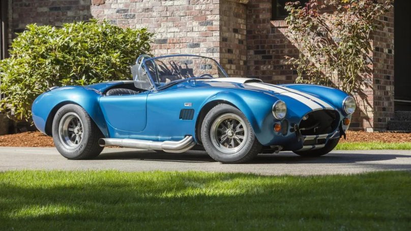 AC Cobra 427