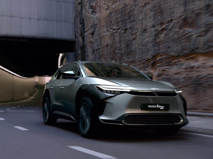 Электрическая Тойота bz4x