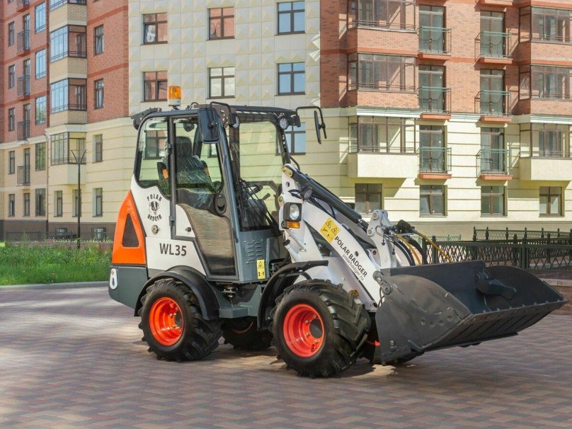 Погрузчик Polar Badger wl35