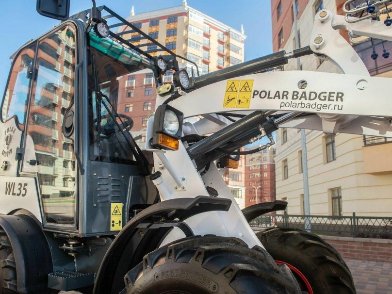 Погрузчик Polar Badger wl35
