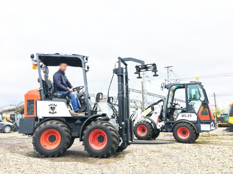 Мини-погрузчик Polar Badger wl35, 2022