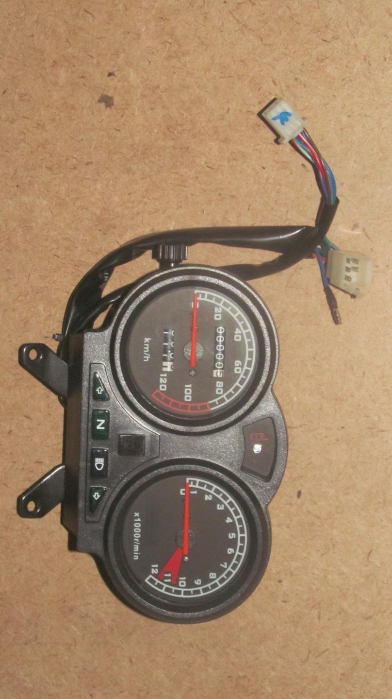 Omaks 125 приборная панель