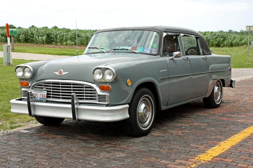 Автомобиль Checker Marathon