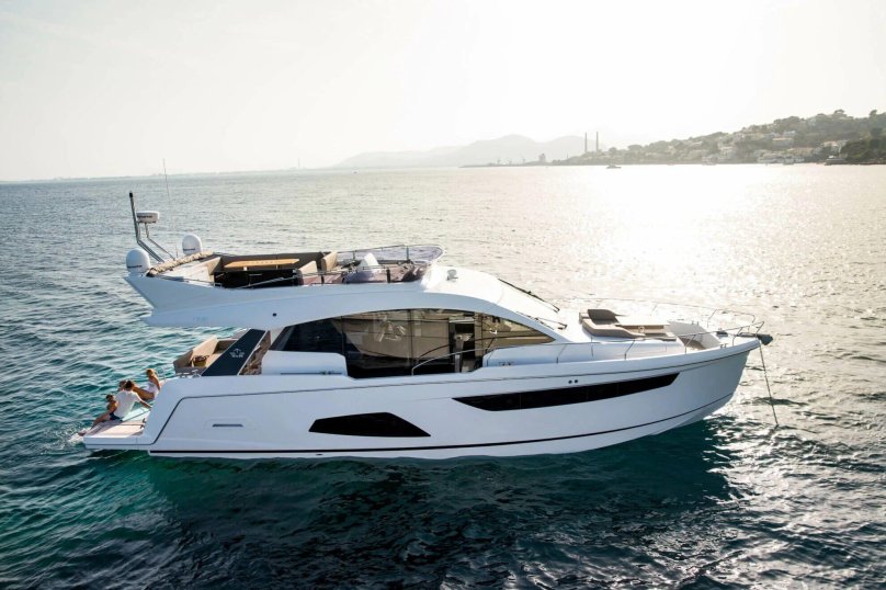 Sealine f530