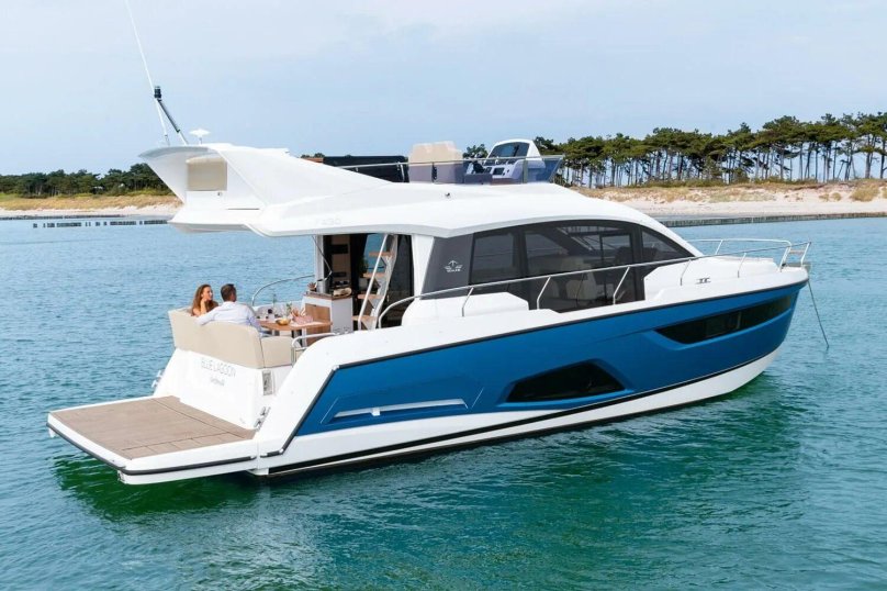 Sealine s37