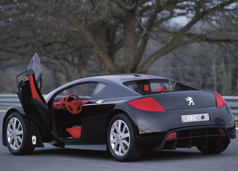 Peugeot спорткар