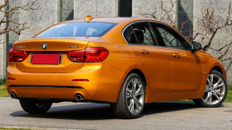 БМВ 1 2022 седан