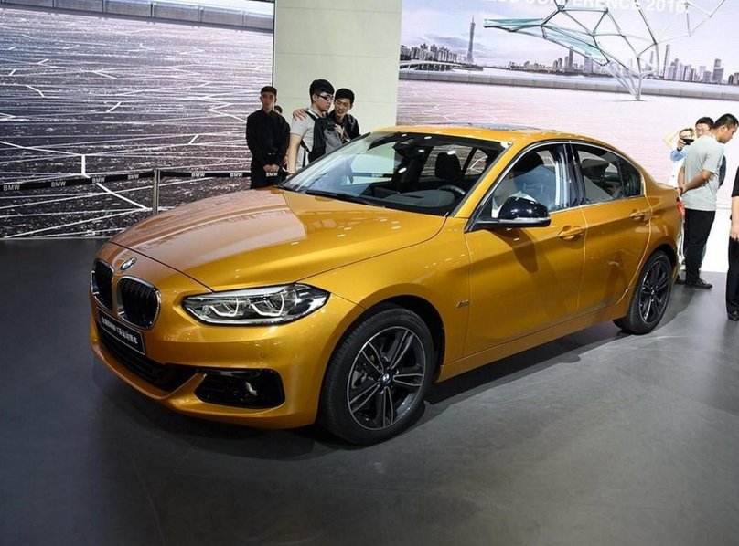 BMW 1 седан