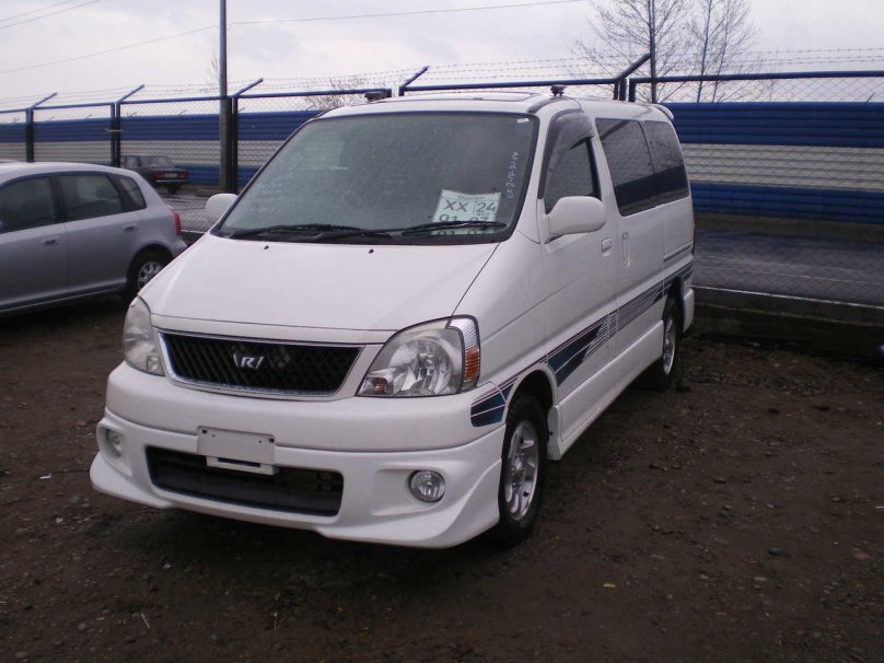 Toyota Hiace Regius 1999