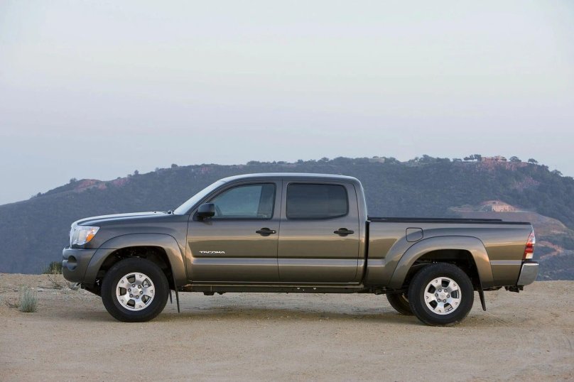 Toyota Tacoma 2
