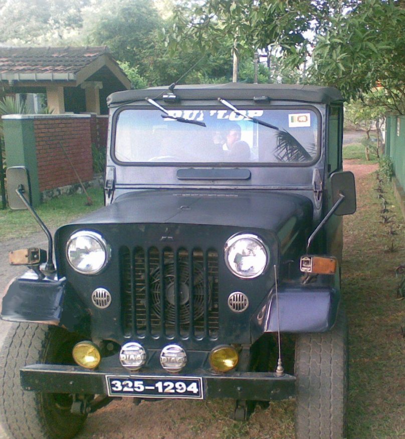 Mitsubishi Jeep 1975