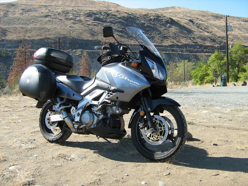 Suzuki v Storm 1000