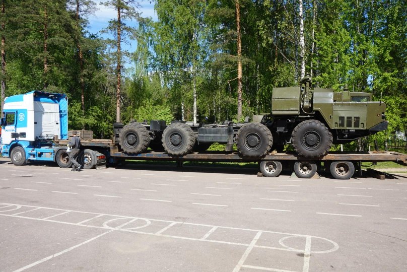 Ракетный тягач МАЗ 543