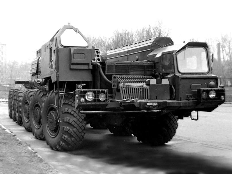 МАЗ военный тягач 547
