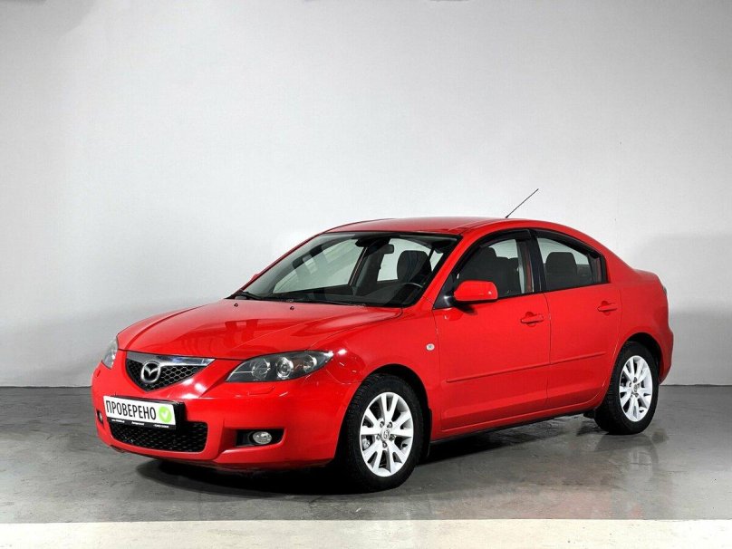 Красный седан